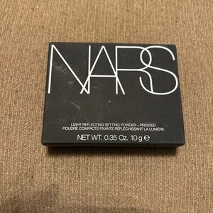 NARS Light Reflecting Pressed Powder Compact
